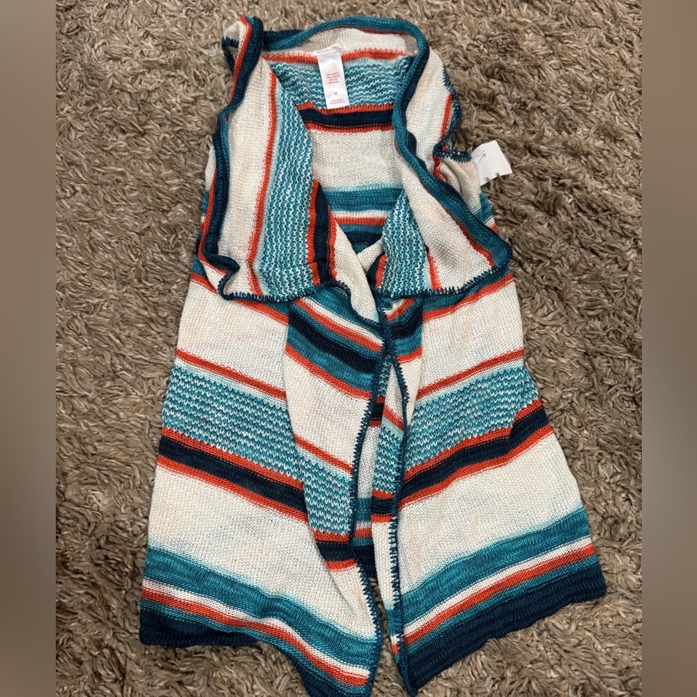 Xhilaration vest size M nwt